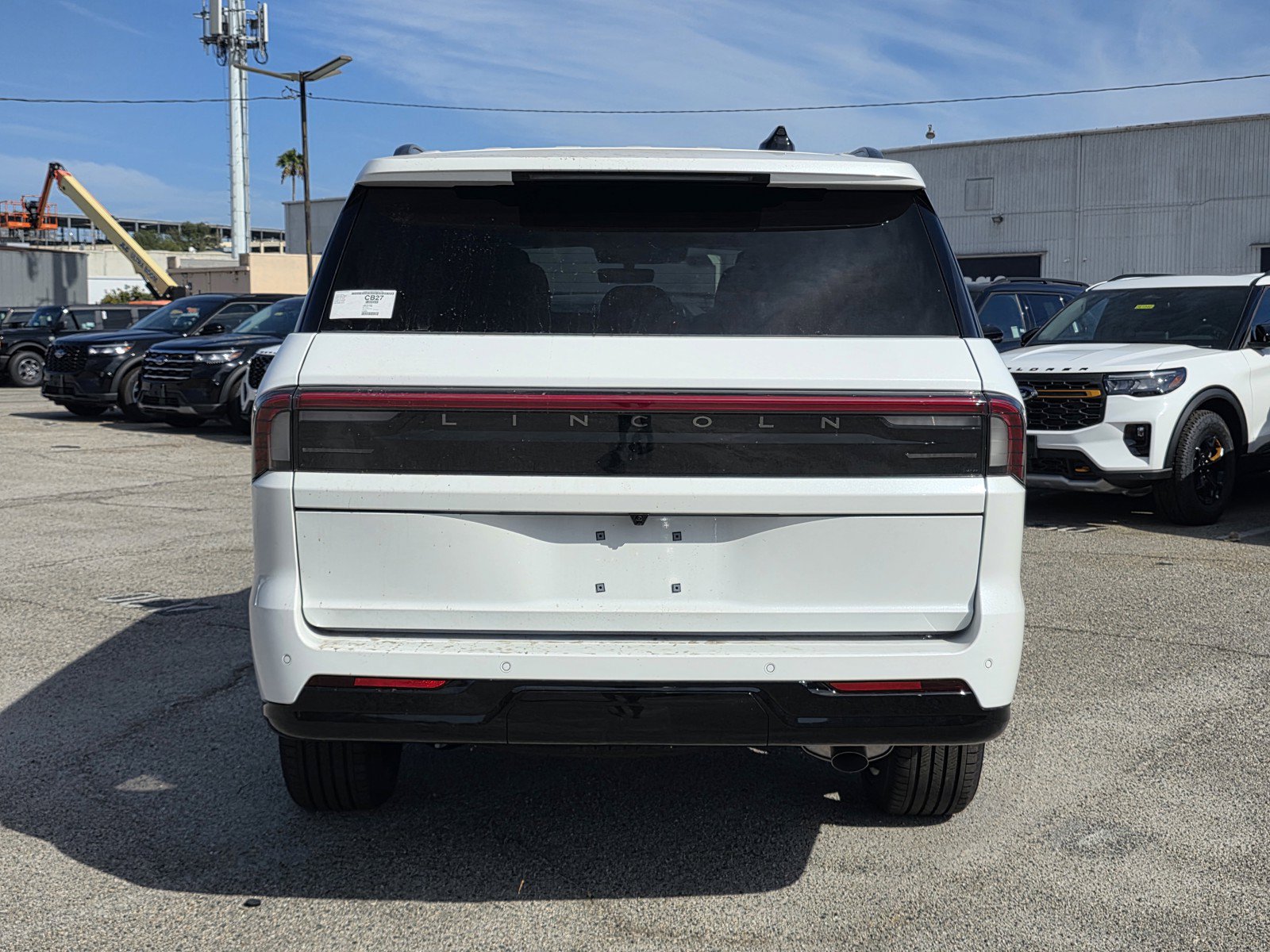 New 2027 Lincoln Navigator Reserve w/ Jet Appearance Package AWD/4WD image 5
