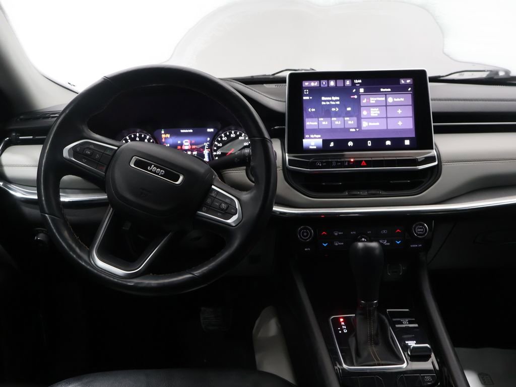 Used 2022 Jeep Compass Limited image 16