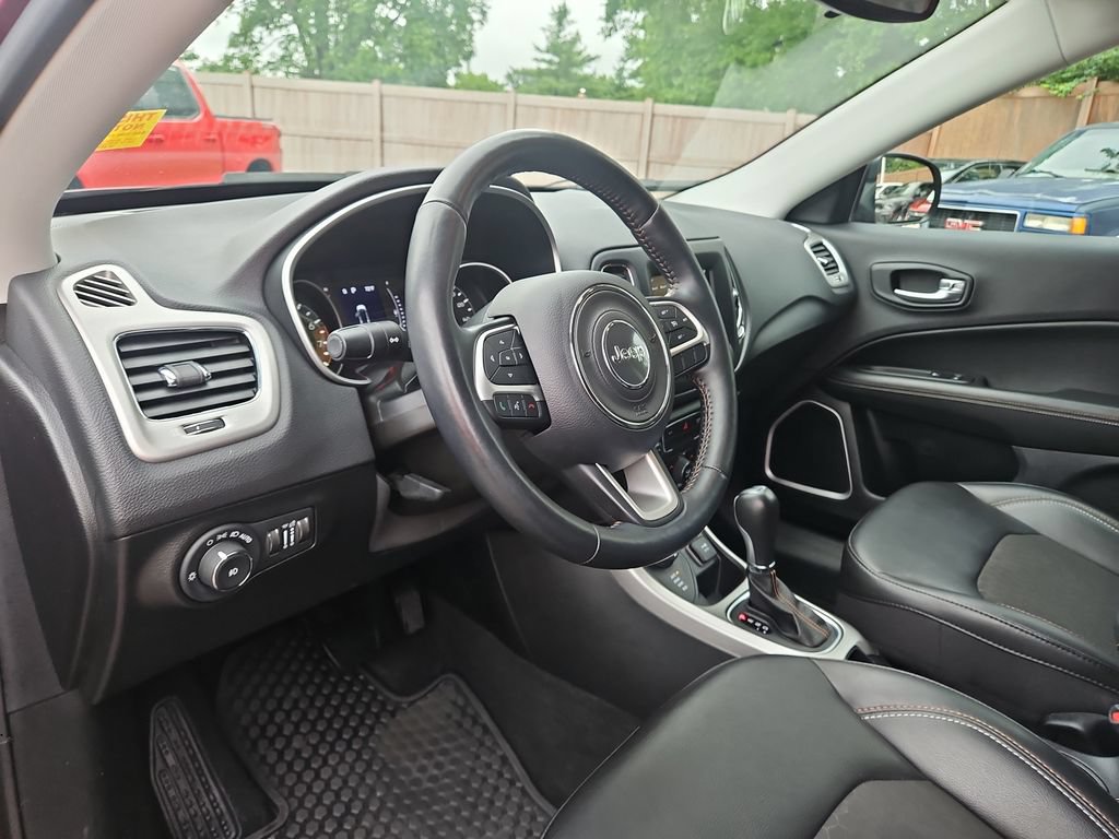 Used 2020 Jeep Compass Latitude w/ Cold Weather Group AWD/4WD image 20