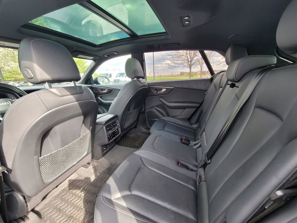Used 2023 Audi Q8 Prestige w/ Prestige Package AWD/4WD image 18