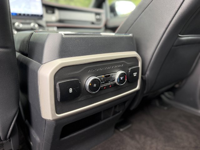 Used 2023 Ford Expedition Limited AWD/4WD image 27