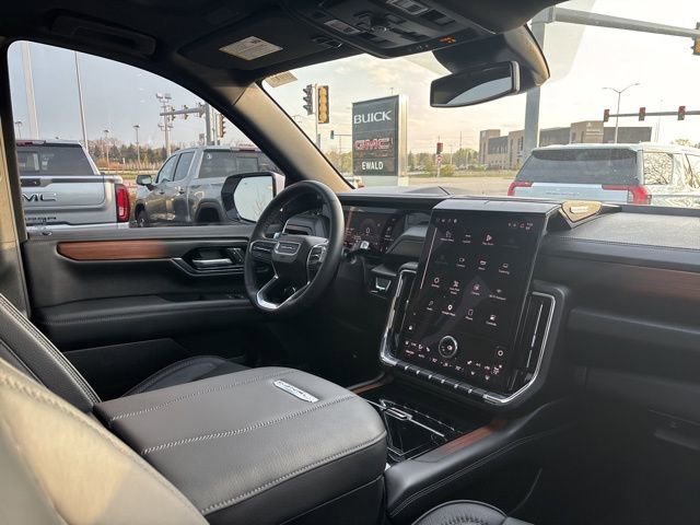 Certified 2025 GMC Yukon XL Denali w/ Sun & Power Step Package AWD/4WD image 40