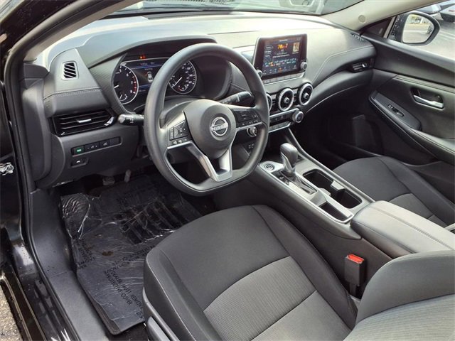 Used 2025 Nissan Sentra SV image 4