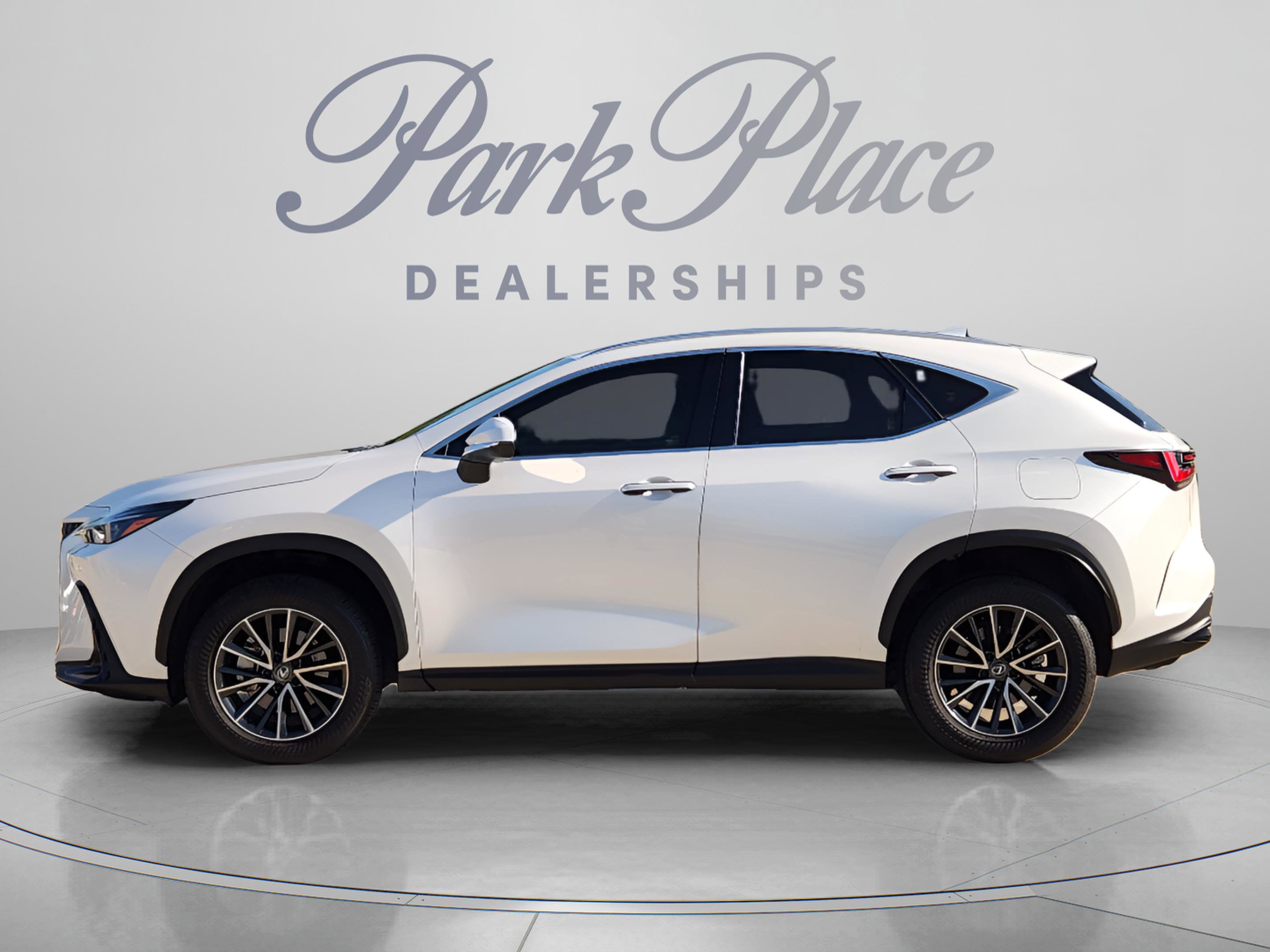 Used 2024 Lexus NX 250 FWD image 2