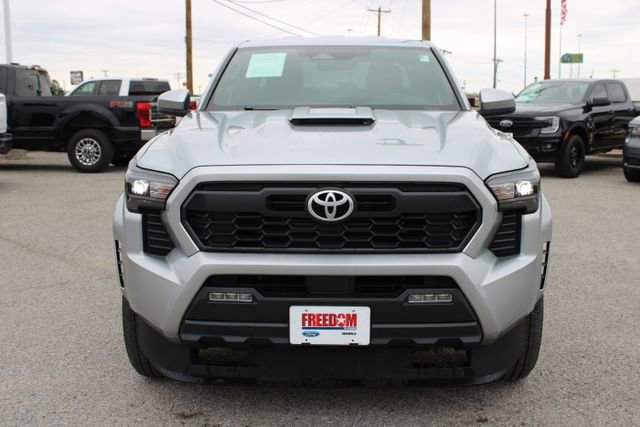 Used 2024 Toyota Tacoma TRD Sport RWD image 2
