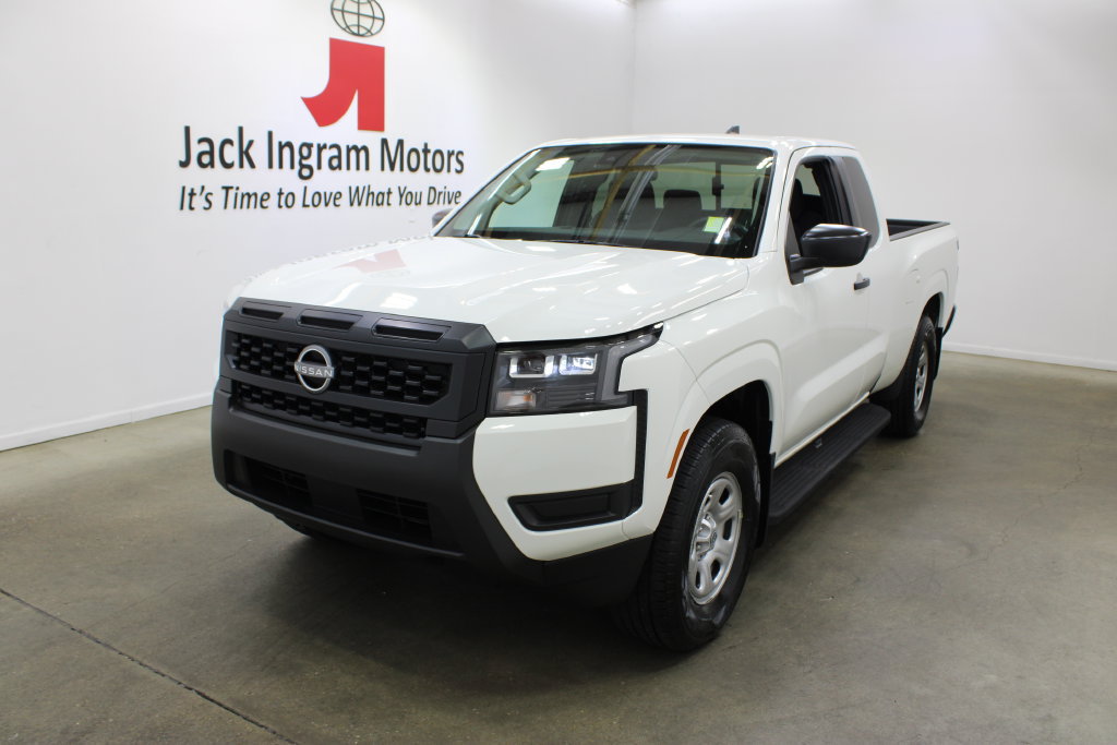 Used 2026 Nissan Frontier S RWD image 2