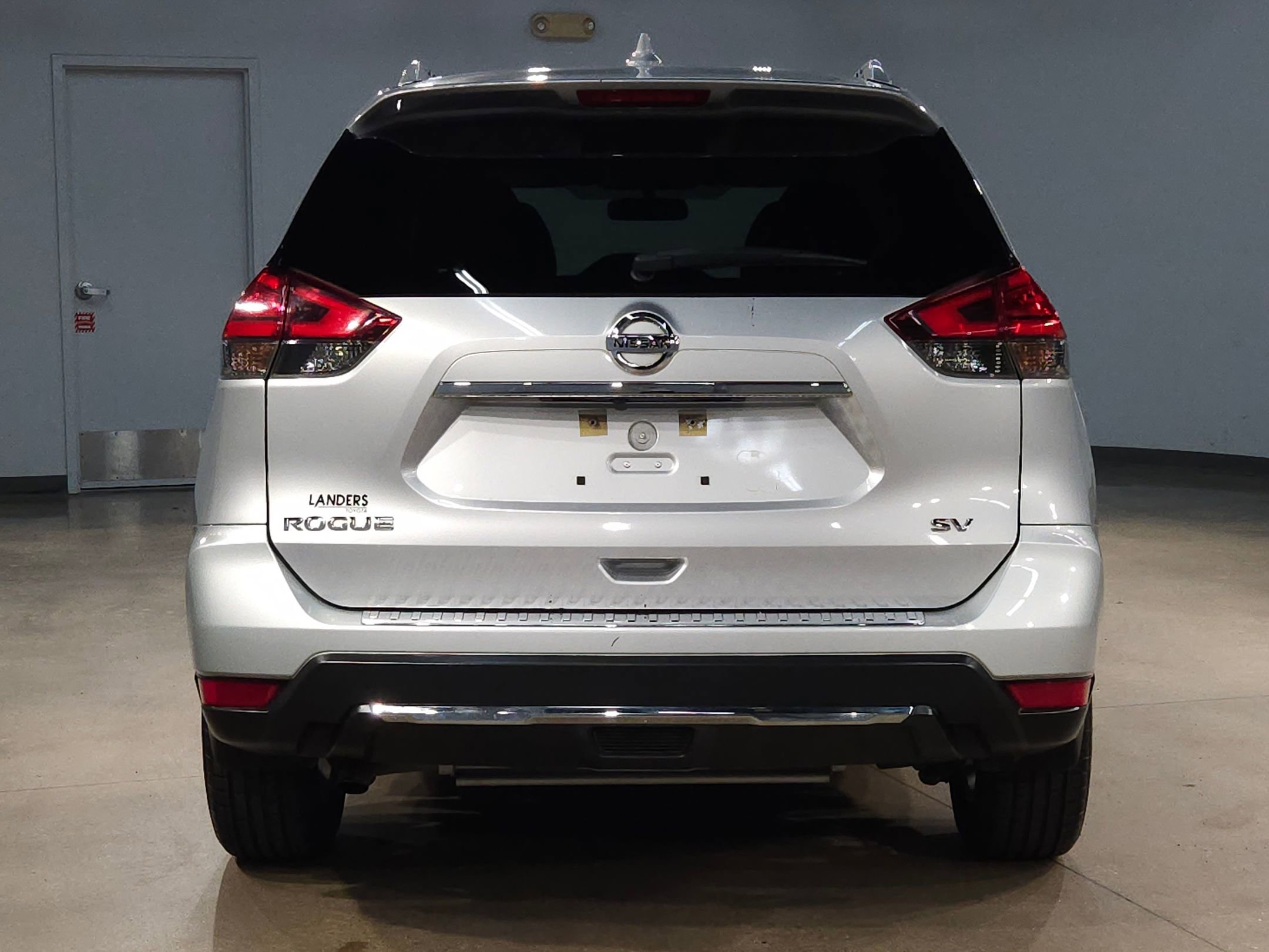 Used 2017 Nissan Rogue SV FWD image 6