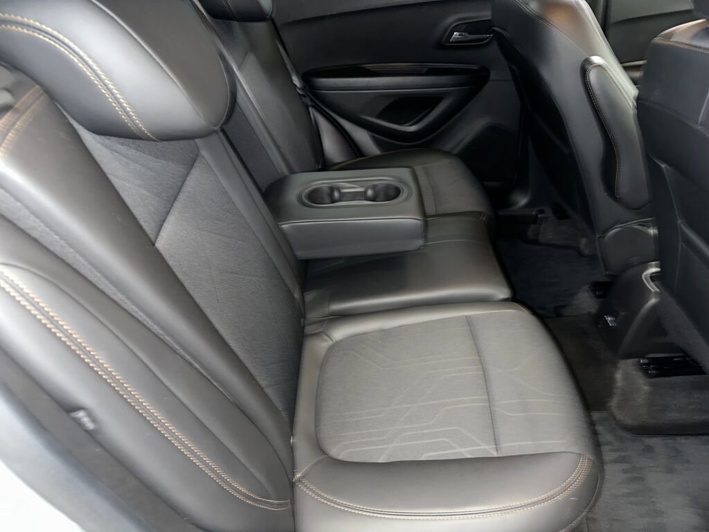 Certified 2022 Chevrolet Trax LT w/ Driver Confidence Package image 26