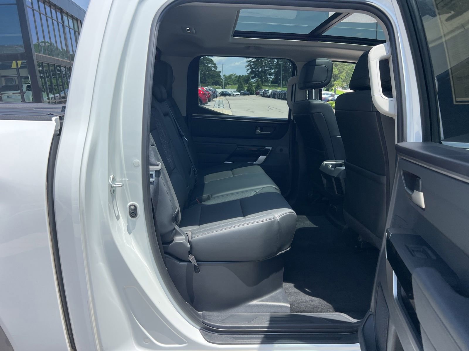 Used 2024 Toyota Tundra Limited AWD/4WD image 37