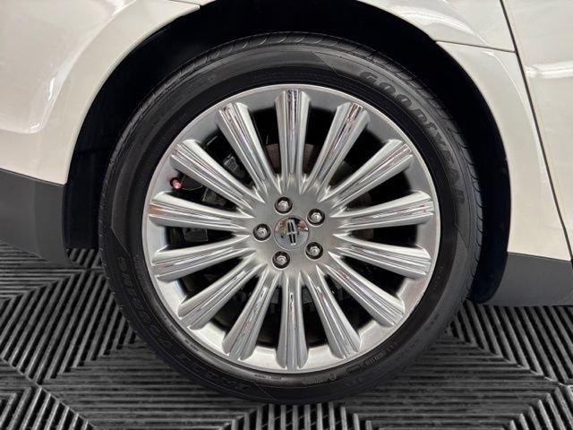 Used 2015 Lincoln MKS AWD w/ Equipment Group 101A image 32