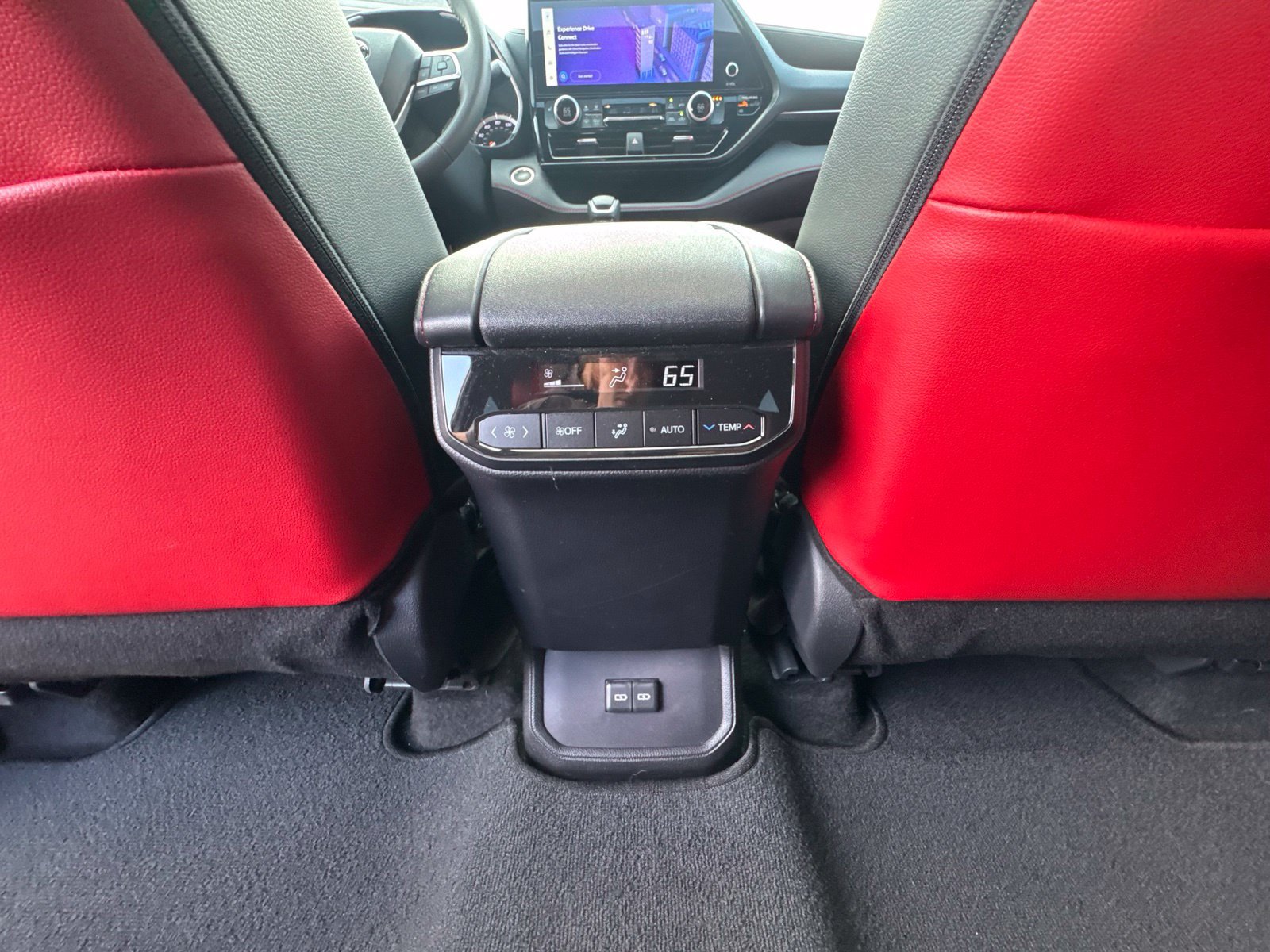 Used 2024 Toyota Highlander XSE AWD/4WD image 29