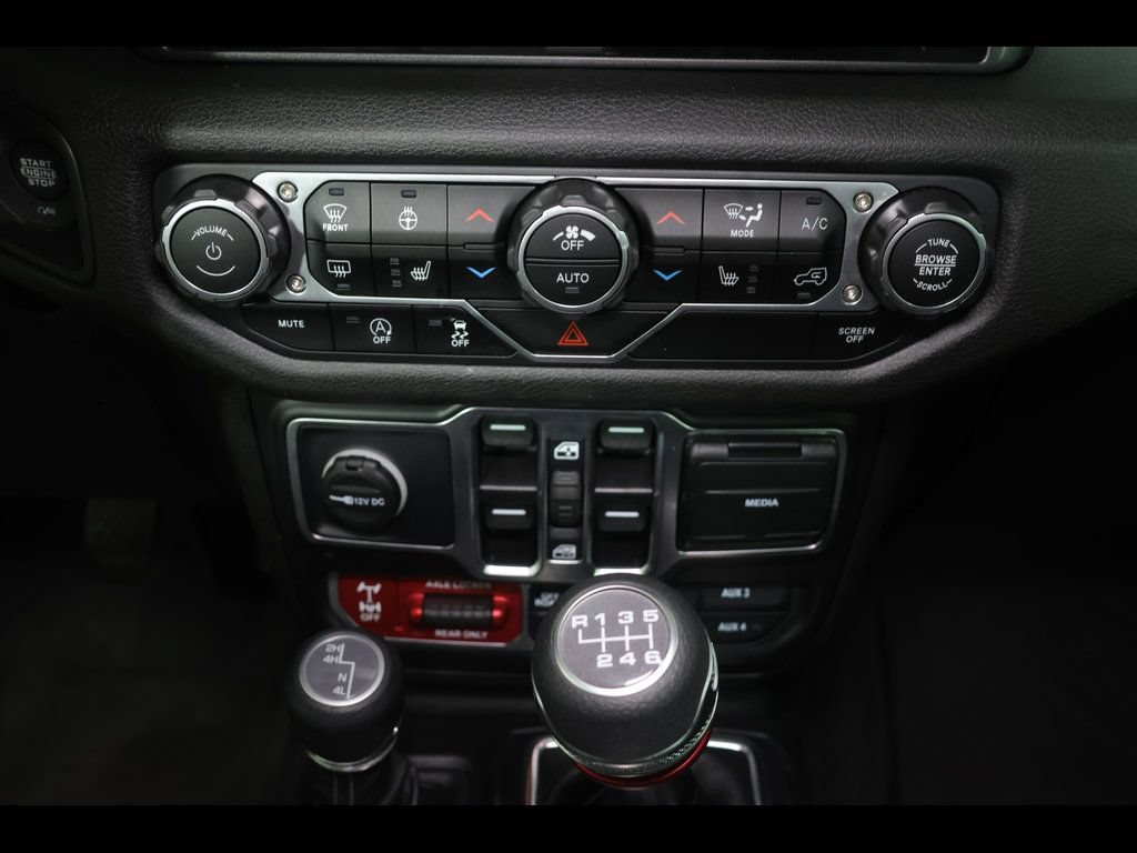 Used 2025 Jeep Wrangler Unlimited Sport AWD/4WD image 22