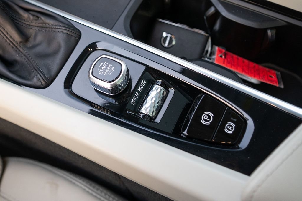 Used 2021 Volvo XC60 T5 Inscription w/ Advanced Package image 19