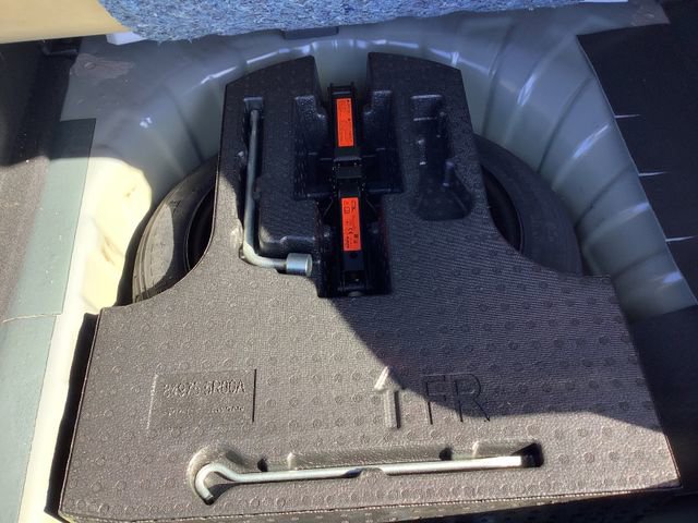 Used 2023 Nissan Kicks SR w/ SR Premium Package image 29