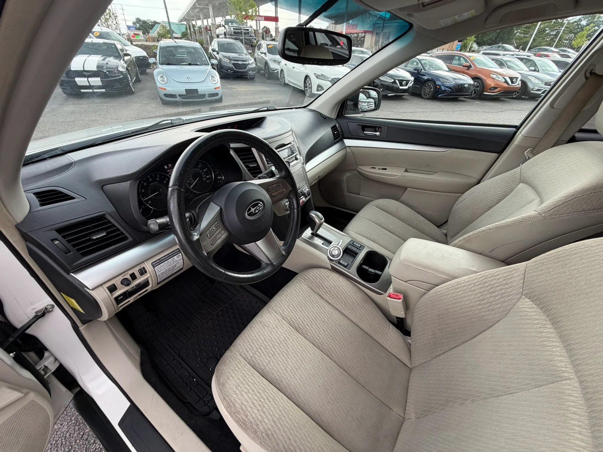 Used 2011 Subaru Outback 2.5i Premium w/ All-Weather Pkg AWD/4WD image 16