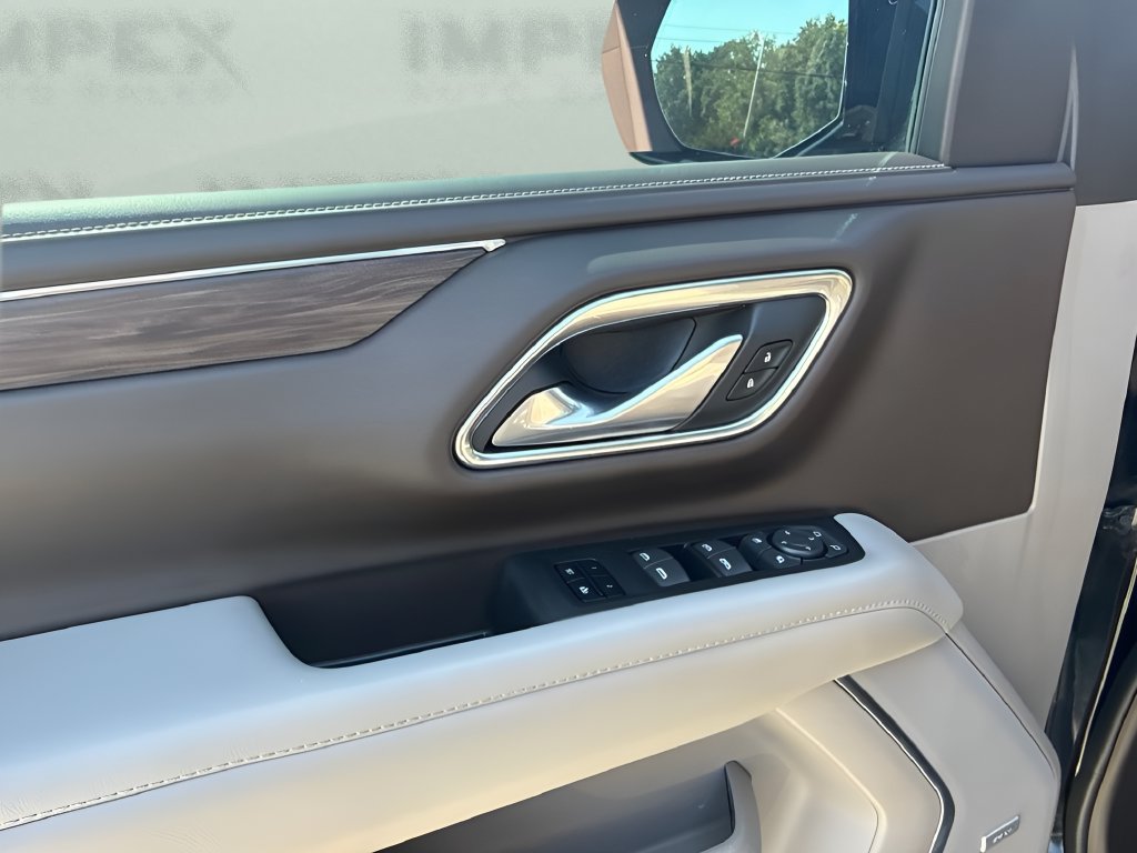 Used 2022 Chevrolet Tahoe LT w/ Luxury Package AWD/4WD image 24