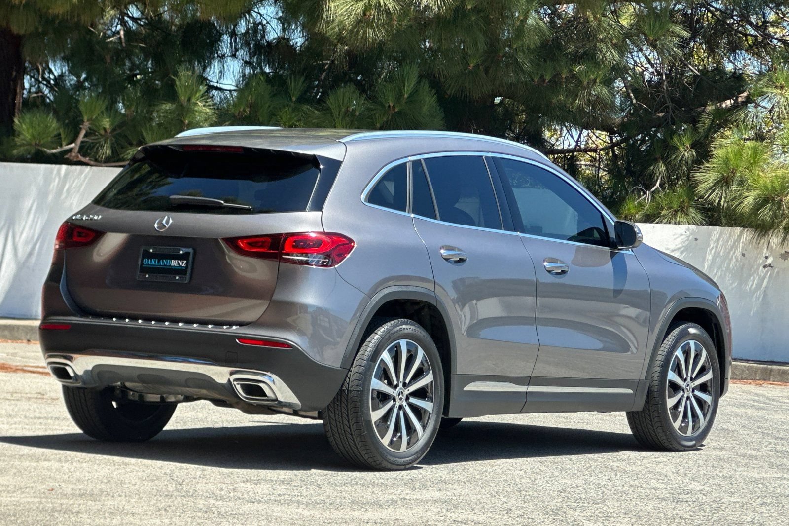 Certified 2023 Mercedes-Benz GLA 250 w/ Premium Package image 4