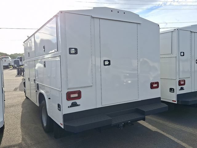 New 2024 Chevrolet Express 4500 w/ Driver Convenience Package RWD image 3
