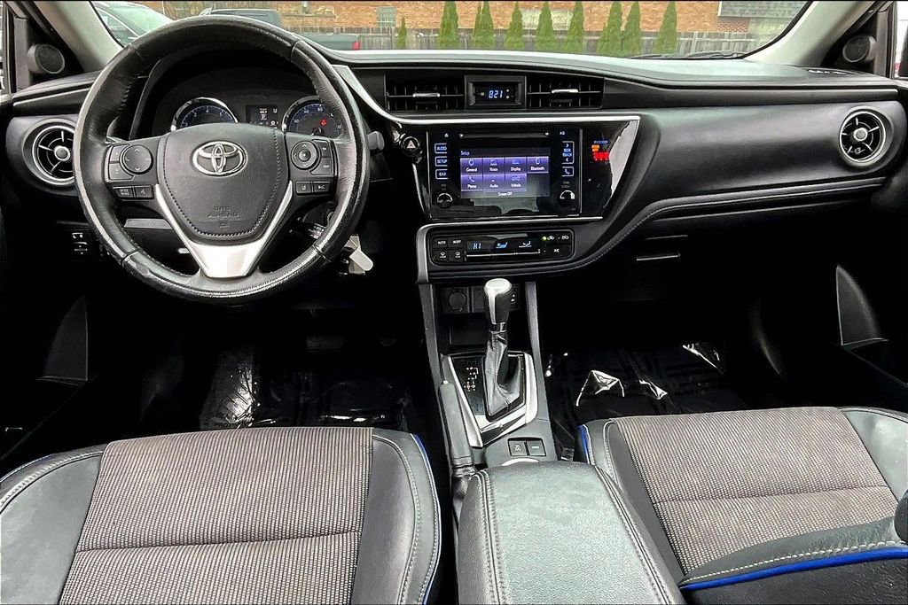 Used 2018 Toyota Corolla SE image 21