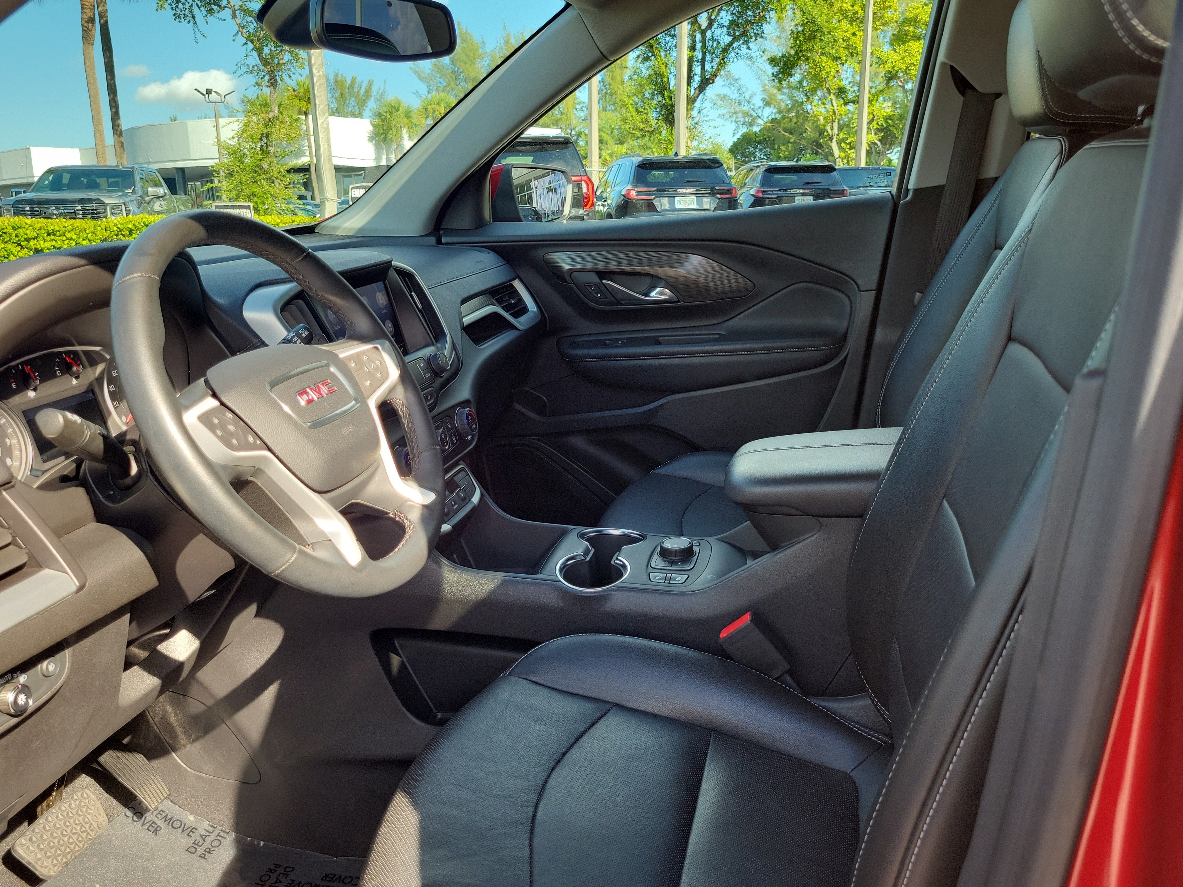 Used 2024 GMC Terrain SLT FWD image 9
