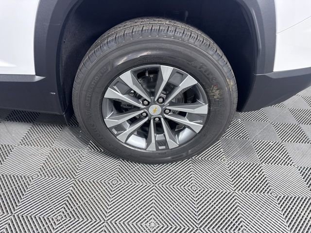 New 2026 Chevrolet Equinox LT w/ Safety and Technology Package FWD image 11