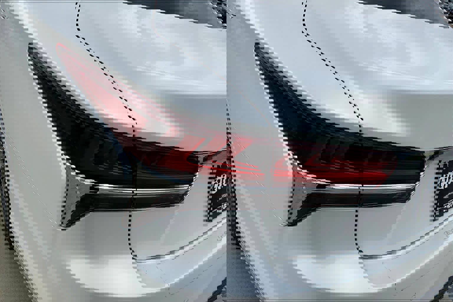 Used 2018 Lexus LS 500 w/ Interior Upgrade Package image 28