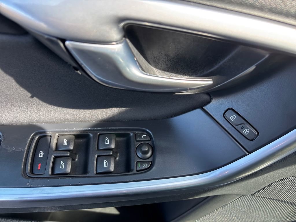Used 2015 Volvo V60 T5 image 15