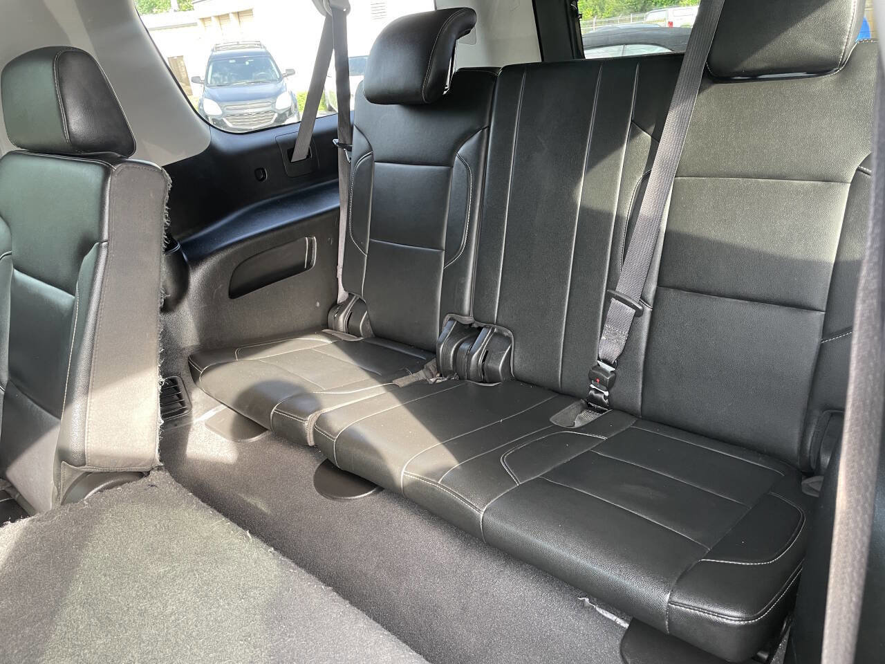 Used 2019 Chevrolet Suburban LT image 10
