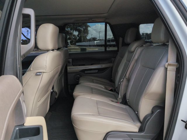 Used 2018 Ford Expedition Max XLT w/ Equipment Group 202A RWD image 16