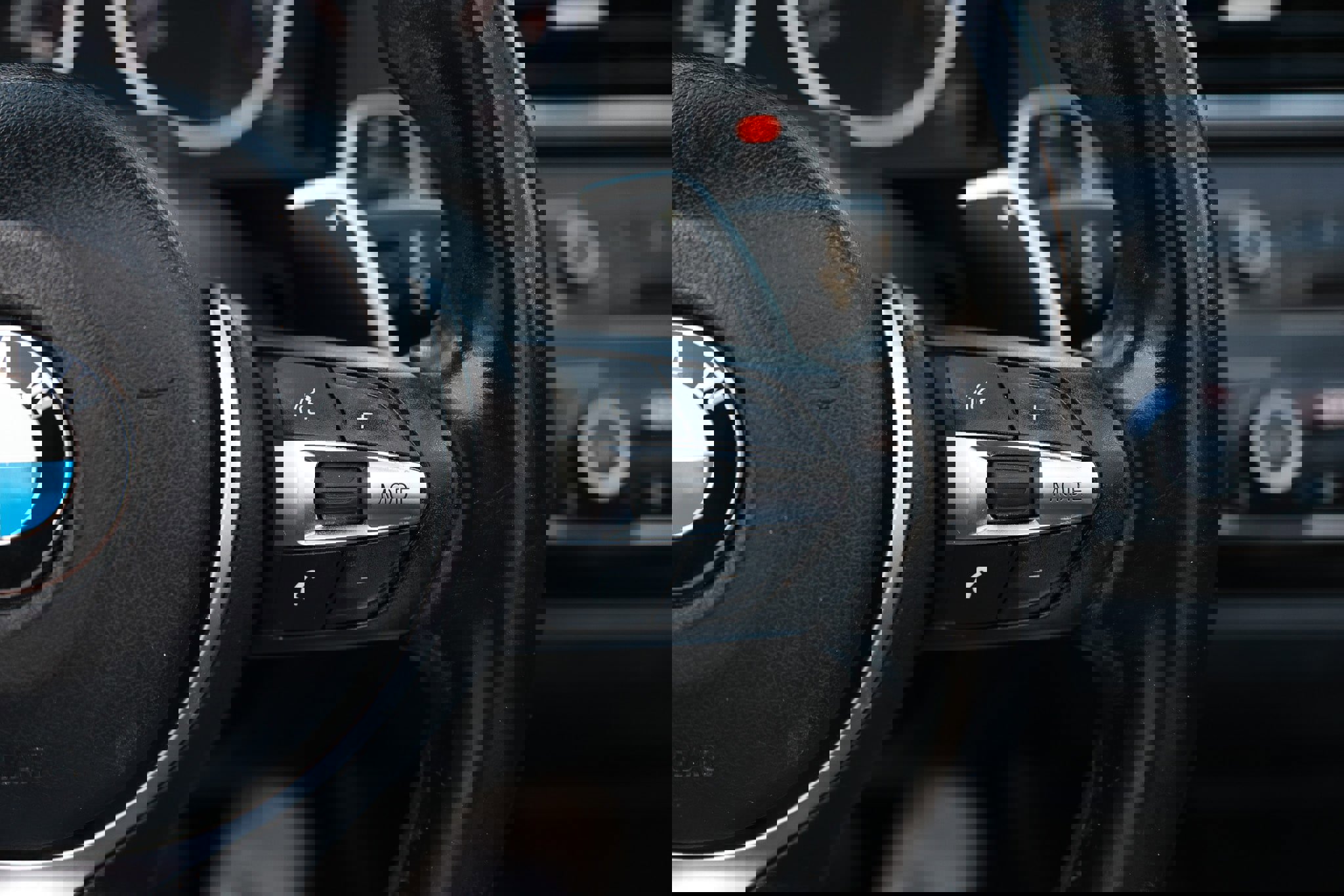 Used 2015 BMW M235i Convertible image 29