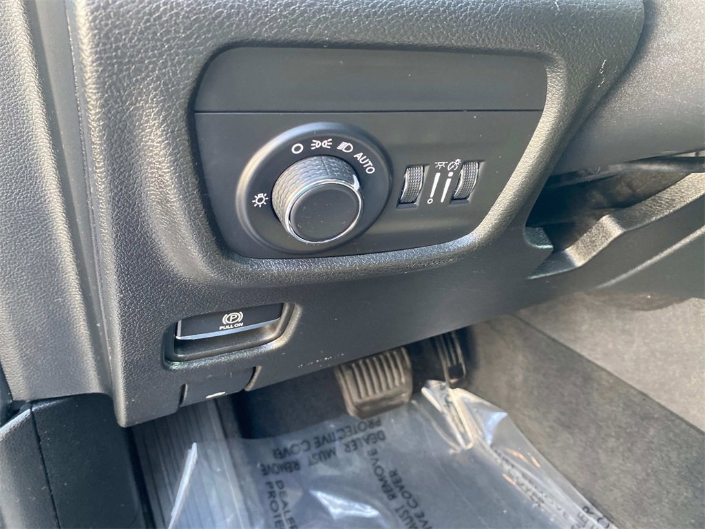 Used 2023 Jeep Grand Cherokee L Laredo w/ Luxury Tech Group I image 21