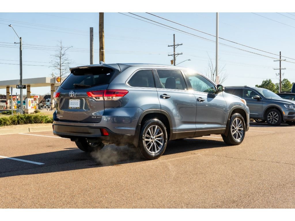 Used 2019 Toyota Highlander XLE image 5