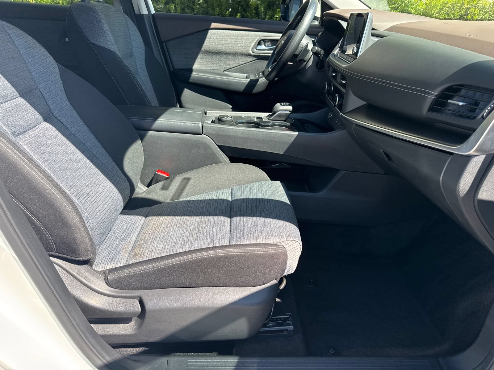 Used 2023 Nissan Rogue SV AWD/4WD image 13