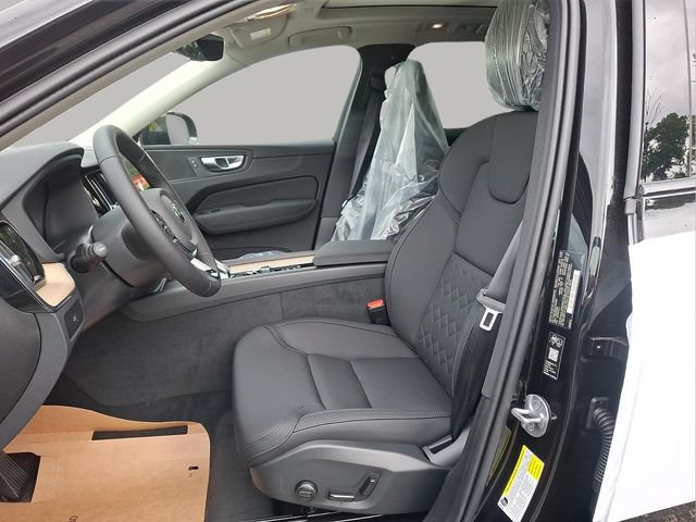 New 2026 Volvo XC60 B5 Plus w/ Protection Package Premier AWD/4WD image 6