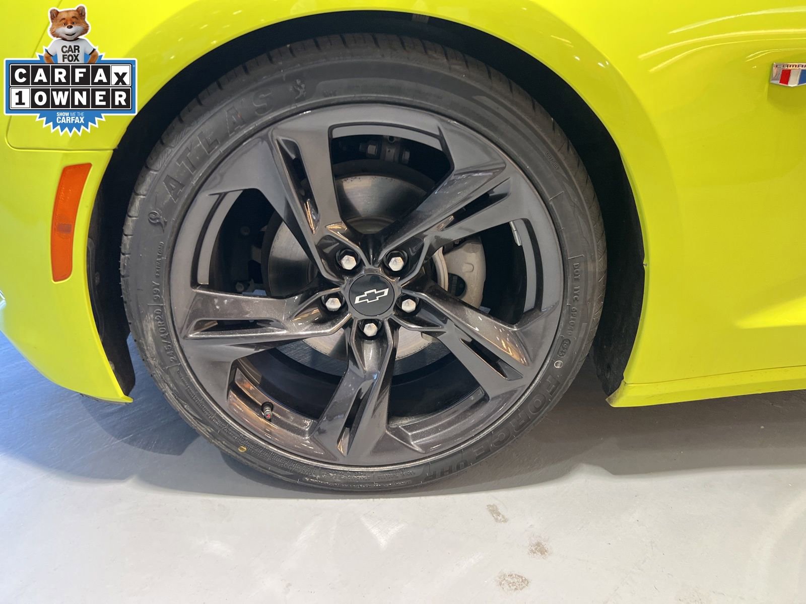 Used 2021 Chevrolet Camaro LT w/ RS Package image 9