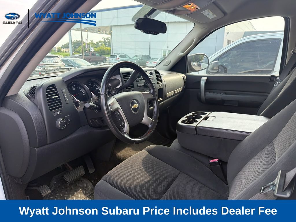 Used 2007 Chevrolet Silverado 1500 LT w/ 1LT Convenience Package AWD/4WD image 11