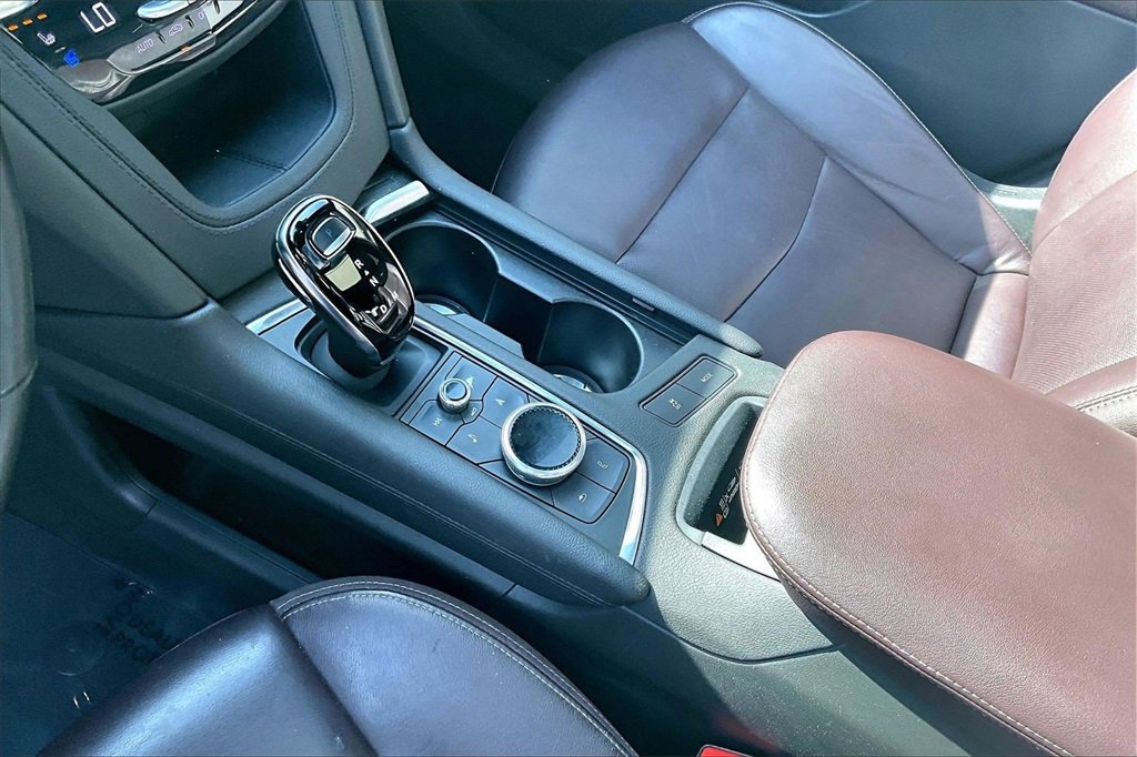 Used 2022 Cadillac XT6 Premium Luxury w/ Technology Package image 18