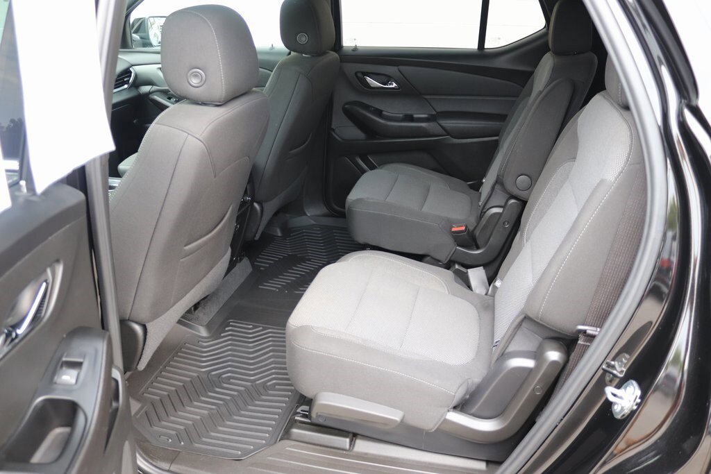 Used 2023 Chevrolet Traverse LT AWD/4WD image 40