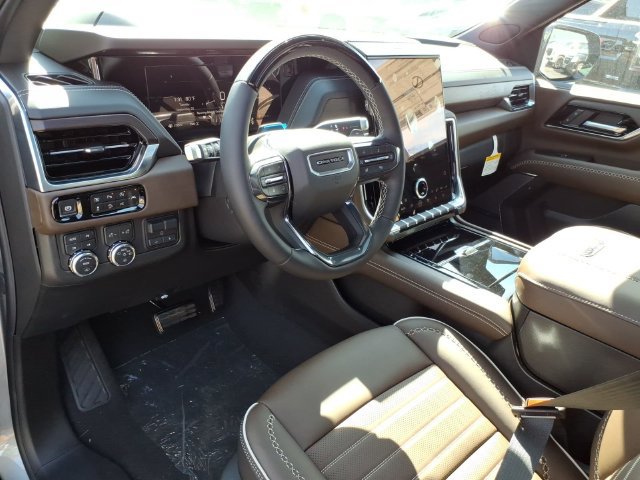 New 2027 GMC Yukon Denali Ultimate AWD/4WD image 3