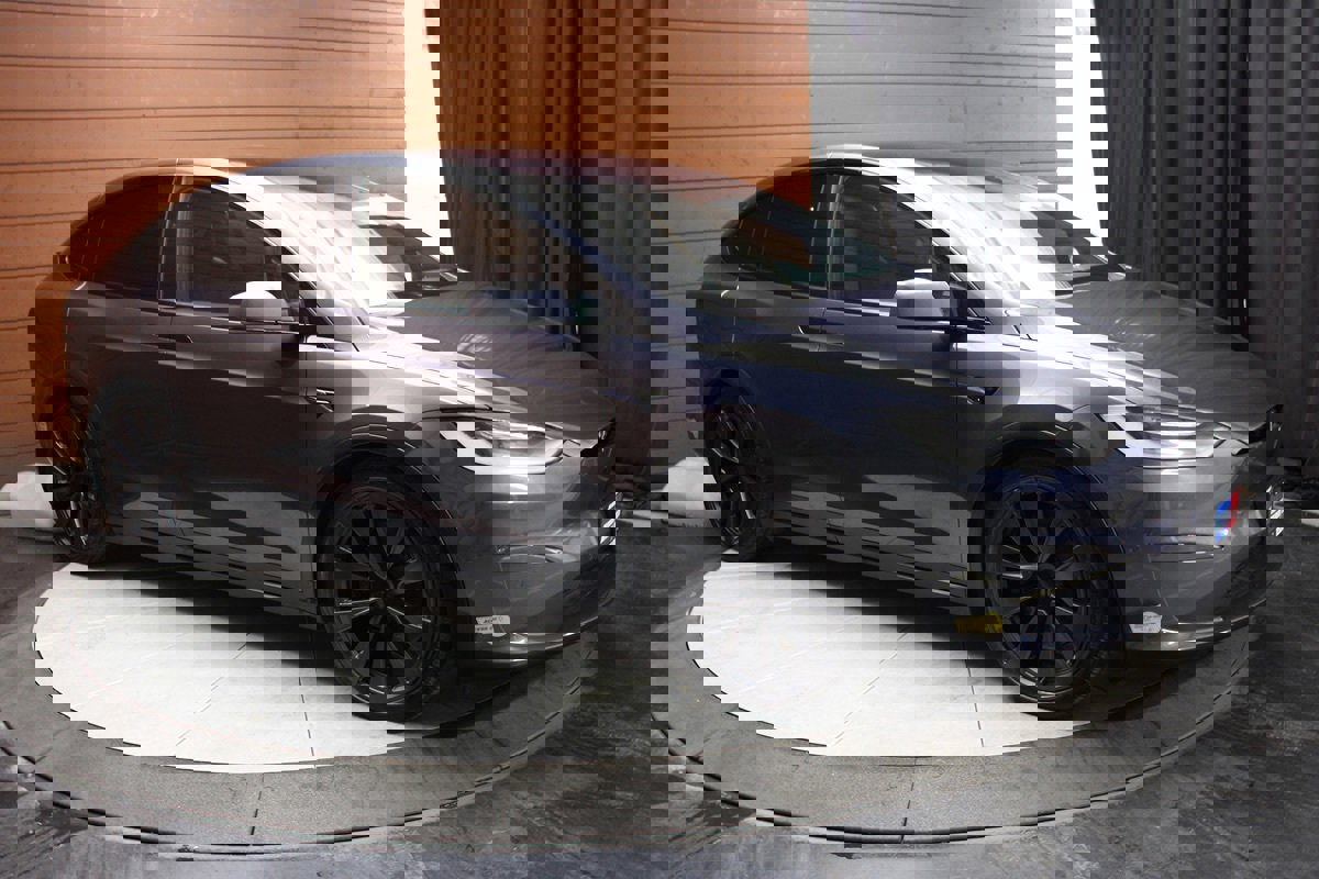 Used 2022 Tesla Model X Plaid image 35