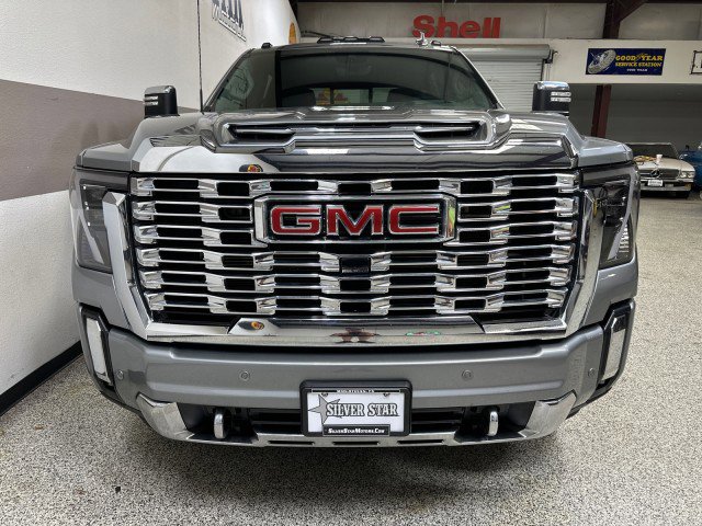 Used 2024 GMC Sierra 3500 Denali w/ Denali Reserve Package image 2