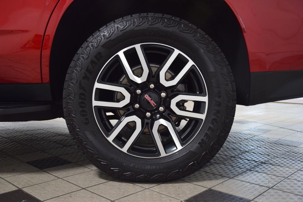 Used 2024 GMC Yukon AT4 AWD/4WD image 29