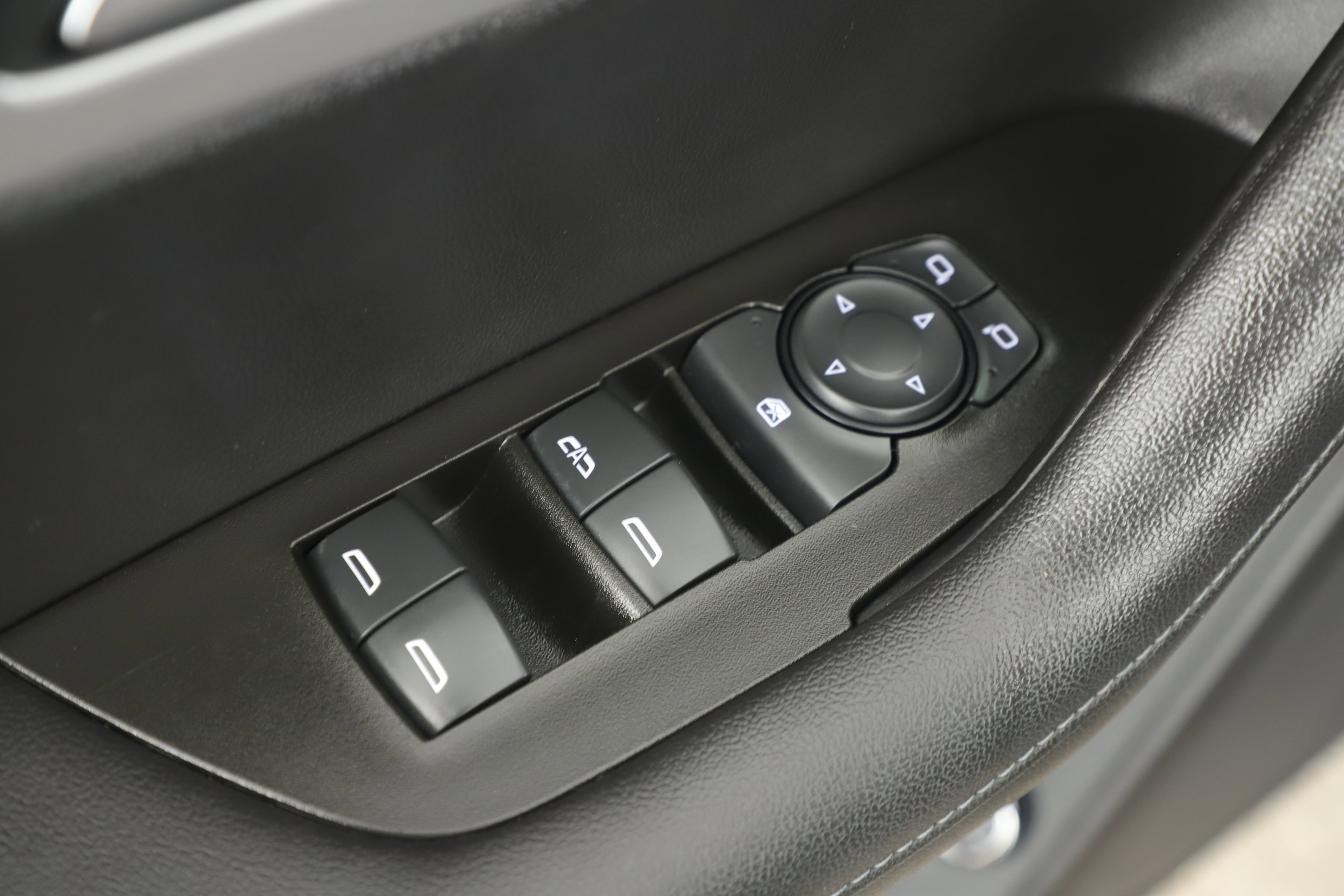 Used 2022 Chevrolet Blazer LT image 9