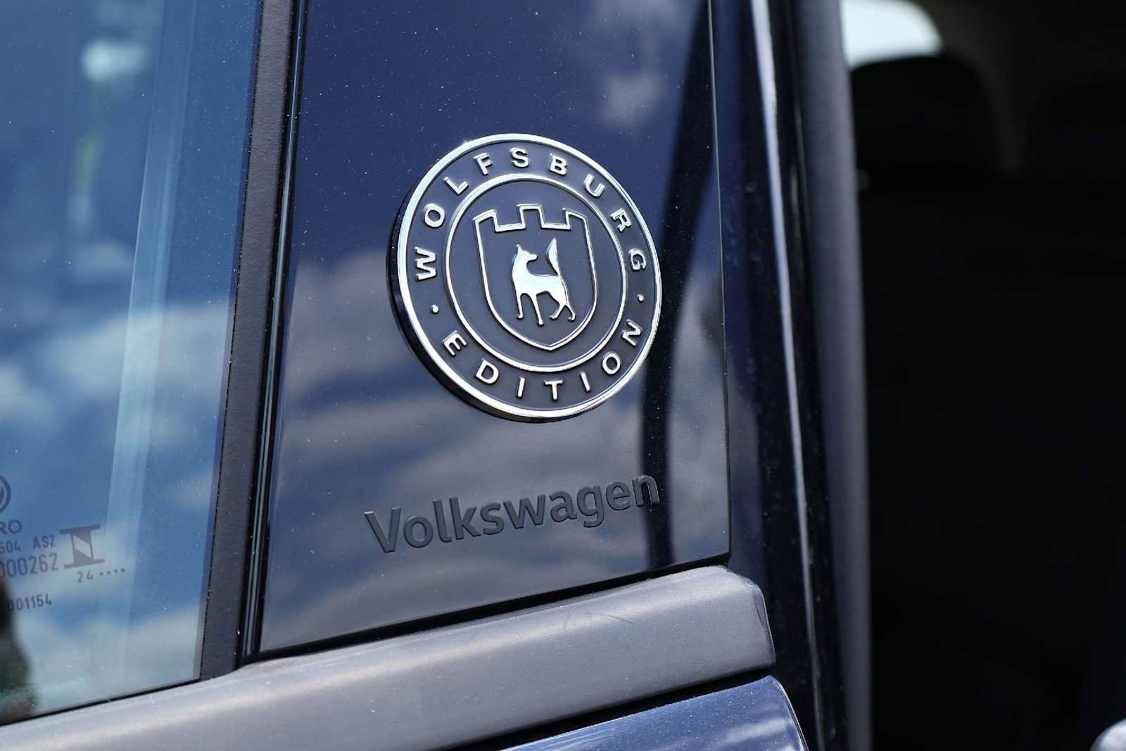 Used 2024 Volkswagen Tiguan Wolfsburg Edition AWD/4WD image 7