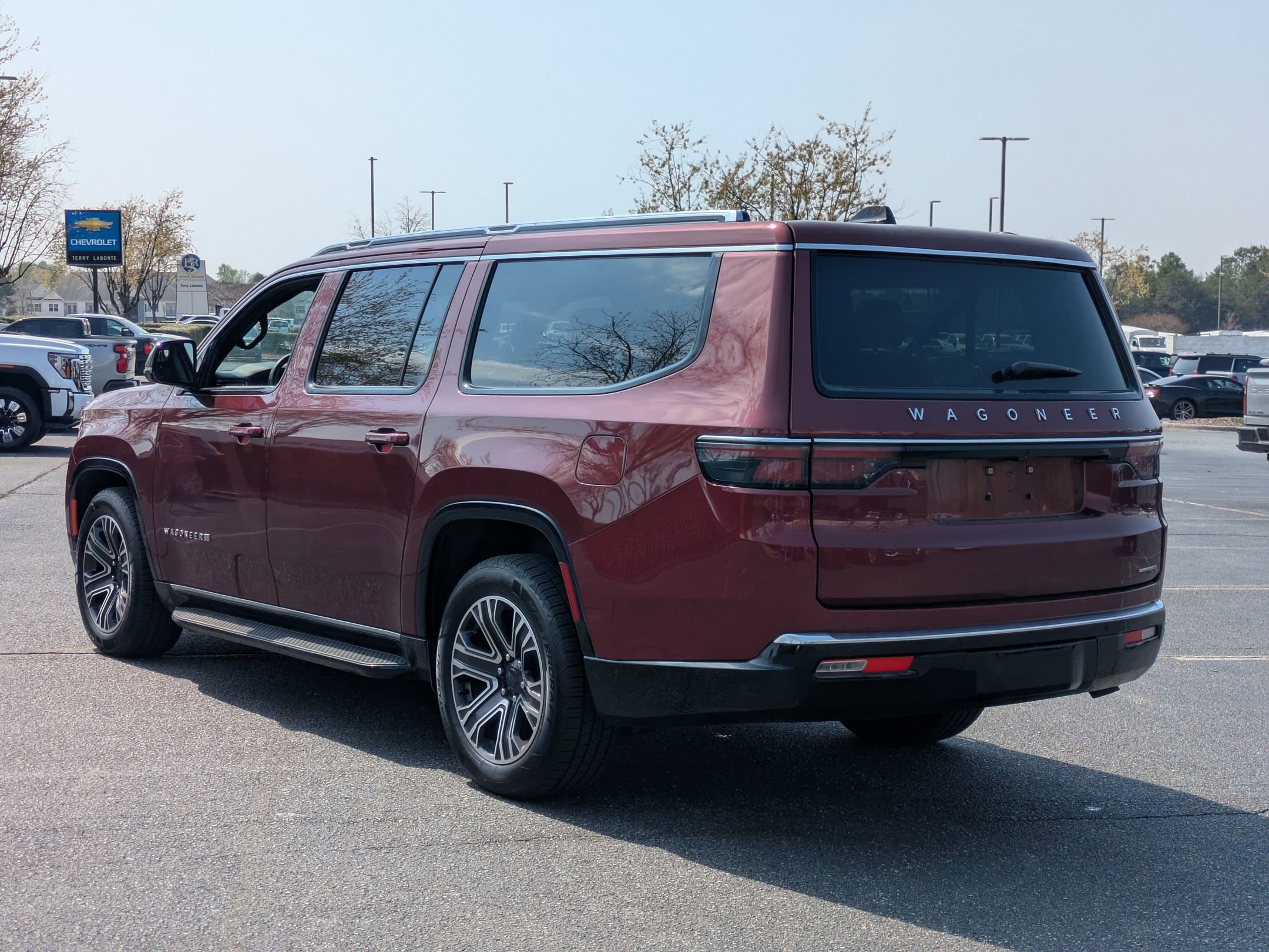Used 2024 Jeep Wagoneer L Series II w/ Flexible Seating Group AWD/4WD image 7