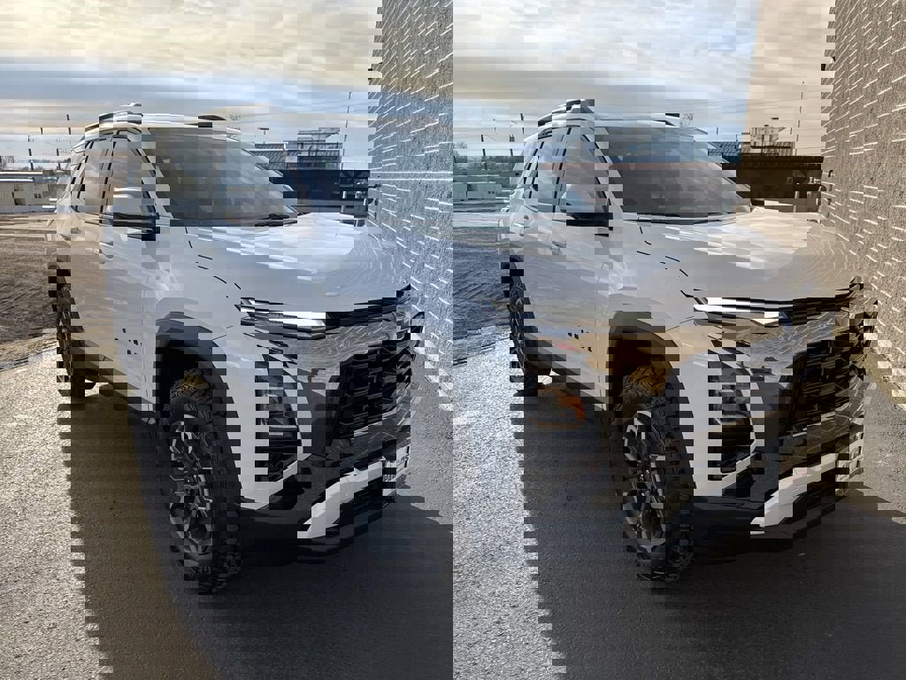 New 2026 Chevrolet Equinox ACTIV w/ Convenience Package III image 4