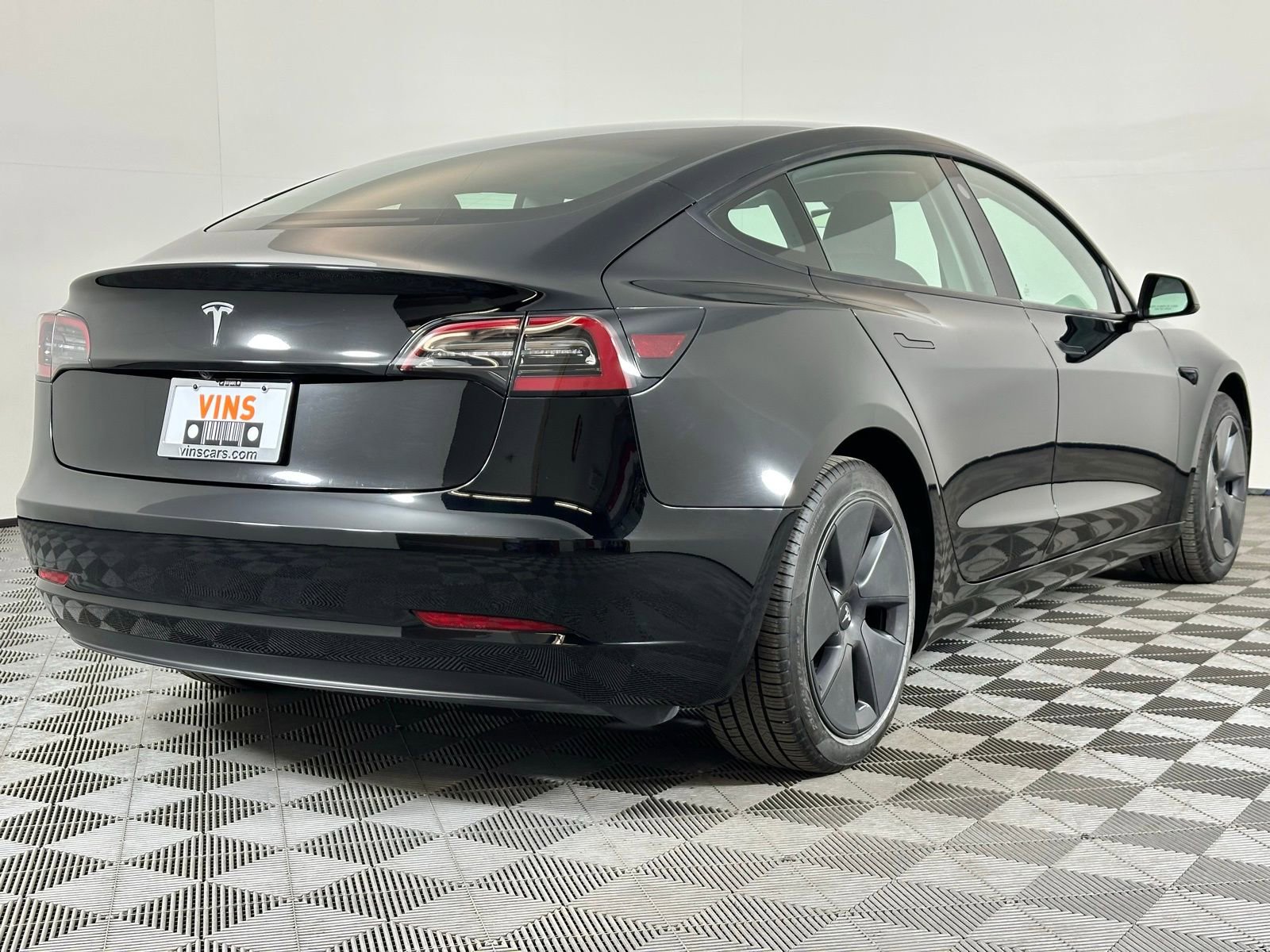 Used 2023 Tesla Model 3 Standard Range RWD image 4