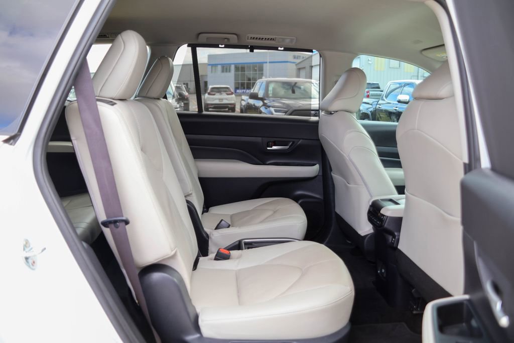 Used 2024 Toyota Grand Highlander XLE image 10