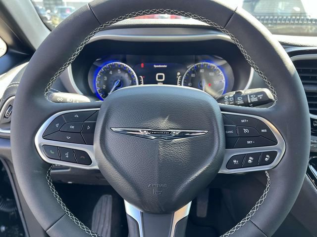 New 2025 Chrysler Pacifica Select FWD image 16