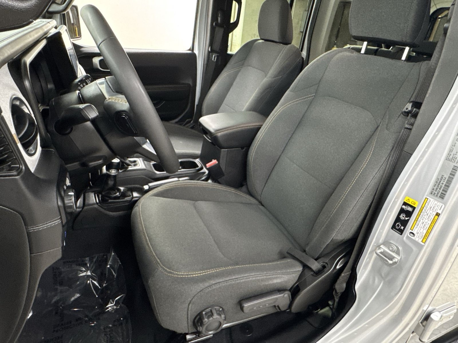 Used 2024 Jeep Wrangler Unlimited Sahara AWD/4WD image 14